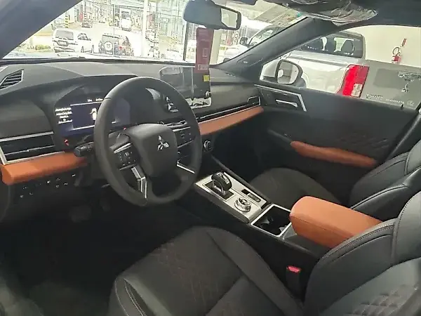 Mitsubishi Outlander - Imagem 9