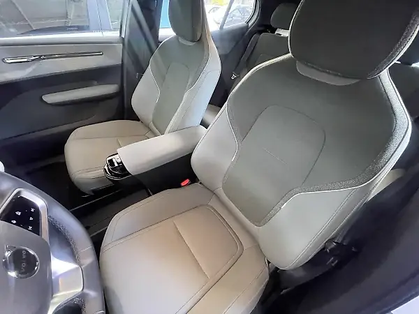 Volvo EX30 - Imagem 4