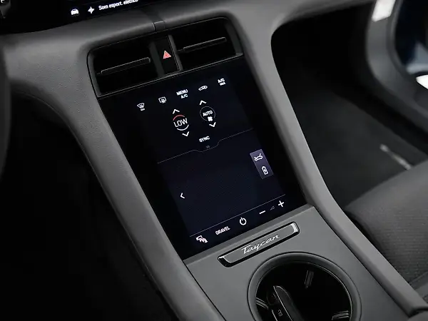 Porsche Taycan - Imagem 11