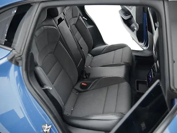 Porsche Taycan - Imagem 16