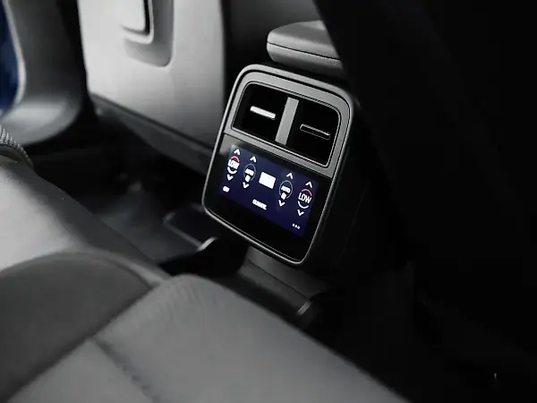Porsche Taycan - Imagem 19