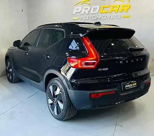Volvo EX40 - Imagem 2