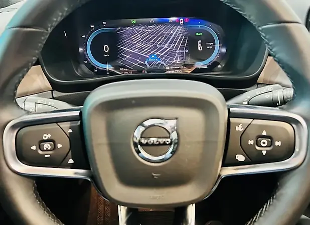 Volvo EX40 - Imagem 15