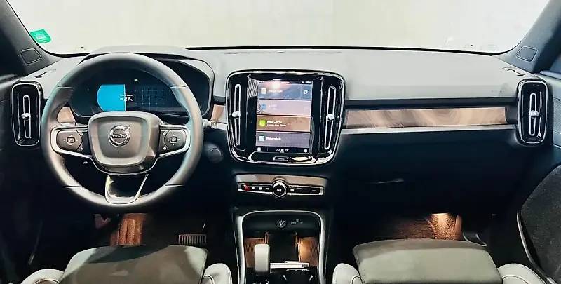 Volvo EX40 - Imagem 14