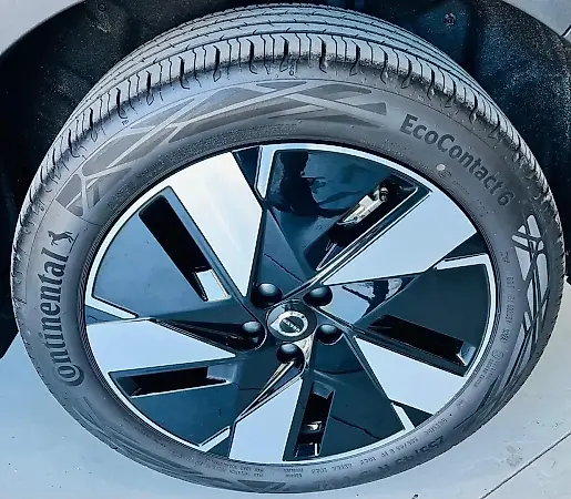Volvo EX40 - Imagem 16