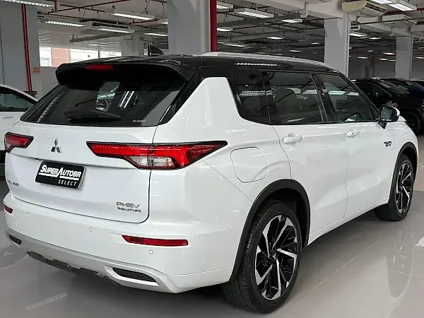 Mitsubishi Outlander - Imagem 4