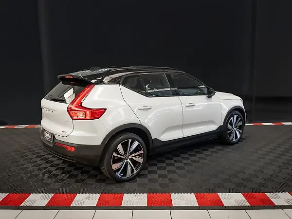 Volvo XC40 Recharge - Imagem 7