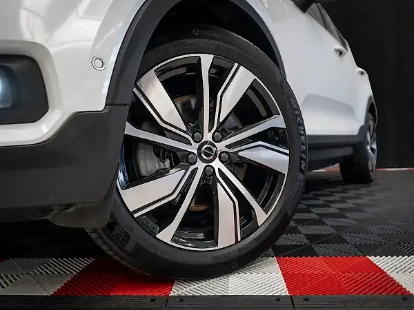 Volvo XC40 Recharge - Imagem 9