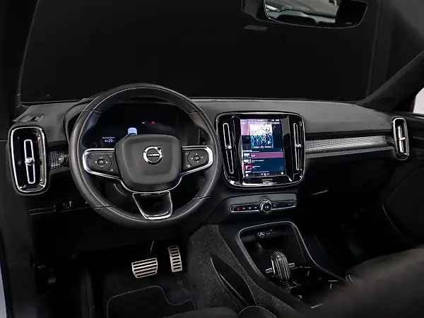 Volvo XC40 Recharge - Imagem 11