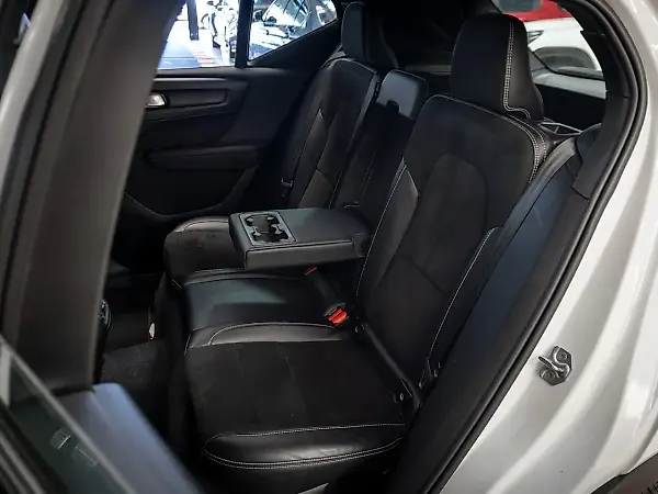 Volvo XC40 Recharge - Imagem 15