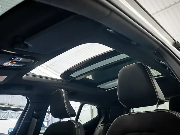 Volvo XC40 Recharge - Imagem 18