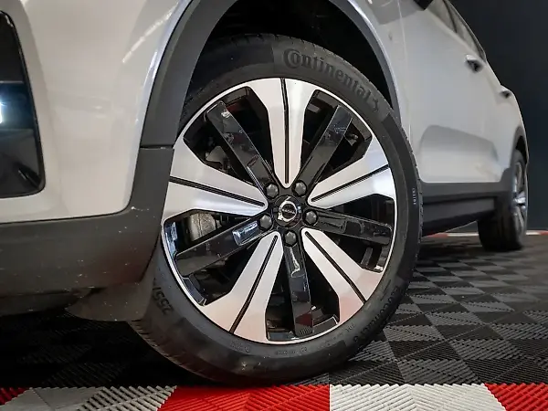 Volvo XC40 Recharge - Imagem 7