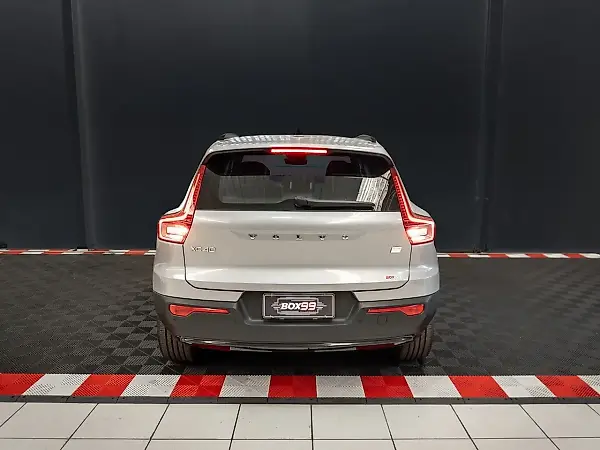 Volvo XC40 Recharge - Imagem 5