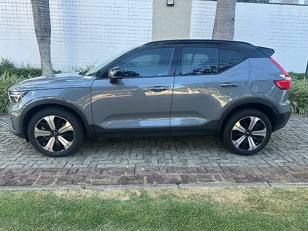Volvo XC40 Recharge - Imagem 8
