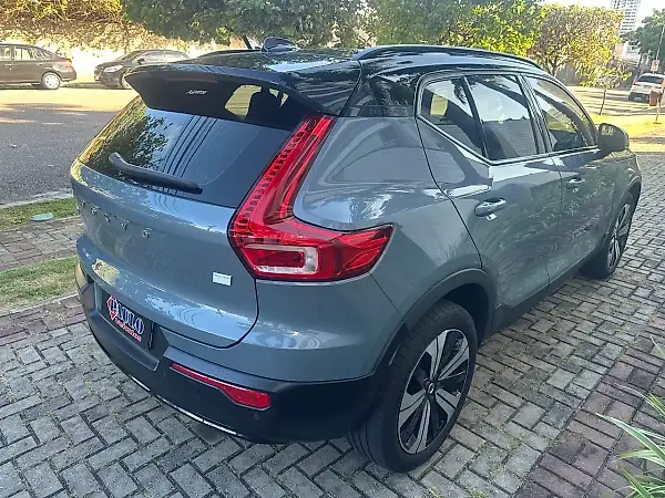 Volvo XC40 Recharge - Imagem 12