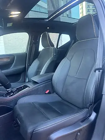 Volvo XC40 Recharge - Imagem 11