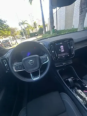 Volvo XC40 Recharge - Imagem 13