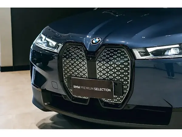 BMW Ix - Imagem 2