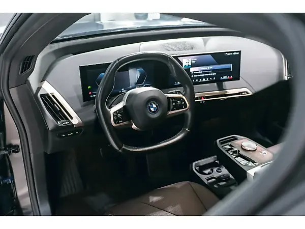 BMW Ix - Imagem 10