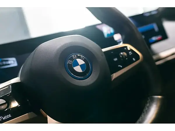 BMW Ix - Imagem 14