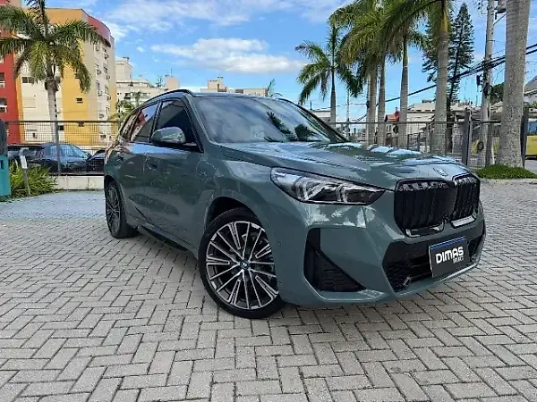 BMW IX1 - Imagem 1