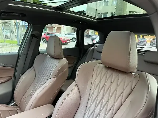 BMW IX1 - Imagem 8