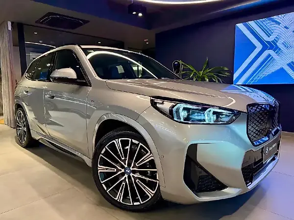 BMW IX1 - Imagem 1