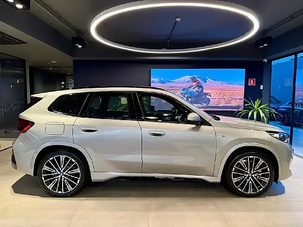 BMW IX1 - Imagem 2