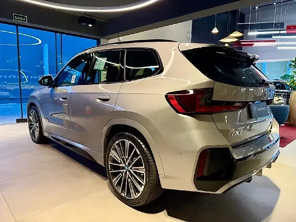 BMW IX1 - Imagem 5