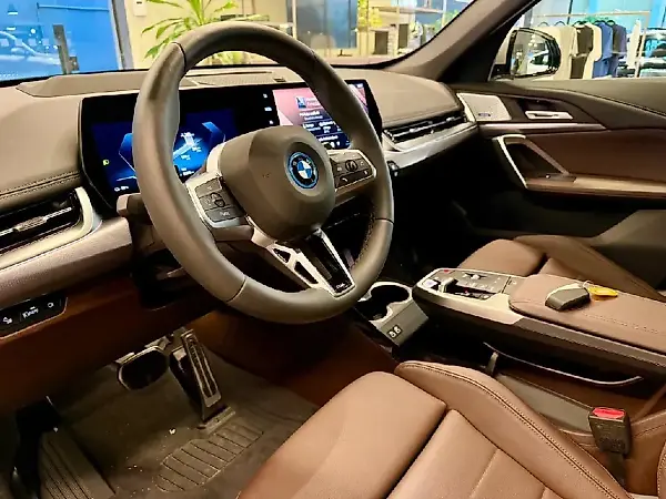 BMW IX1 - Imagem 9