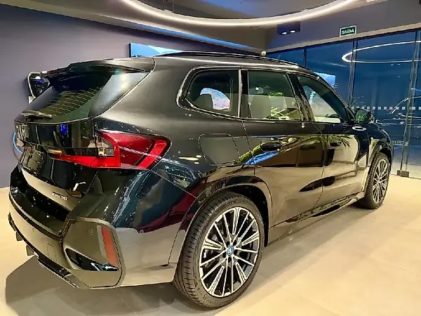 BMW IX1 - Imagem 3