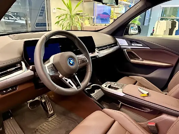 BMW IX1 - Imagem 9