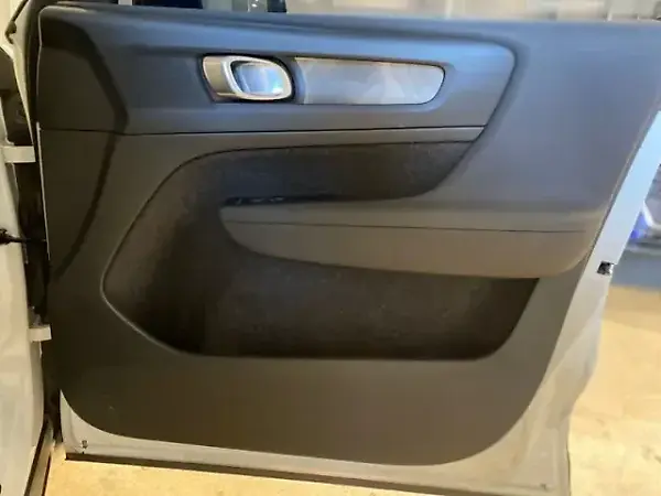 Volvo XC40 Recharge - Imagem 9