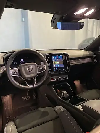 Volvo XC40 Recharge - Imagem 11