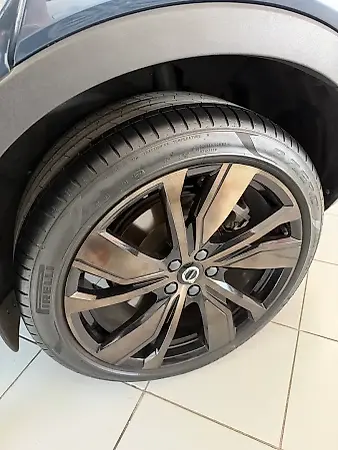 Volvo XC40 Recharge - Imagem 8
