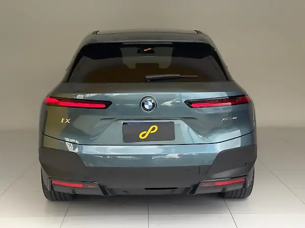 BMW Ix - Imagem 4