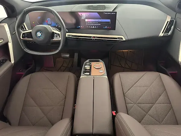 BMW Ix - Imagem 7