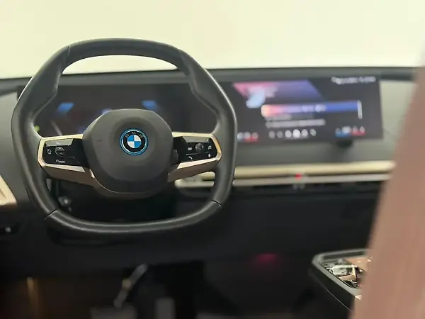 BMW Ix - Imagem 9