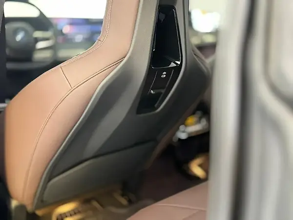 BMW Ix - Imagem 14