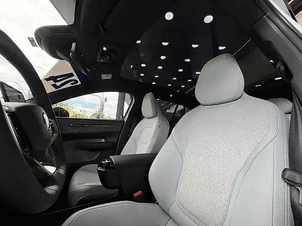 Volvo EX30 - Imagem 13