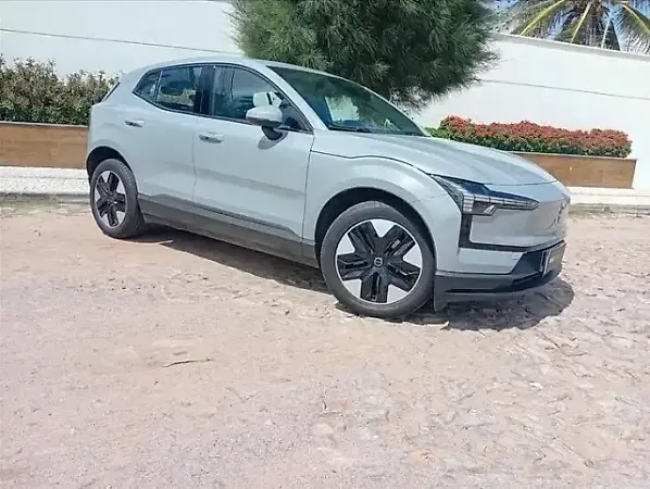 Volvo EX30 - Imagem 1