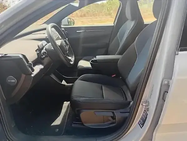 Volvo EX30 - Imagem 16