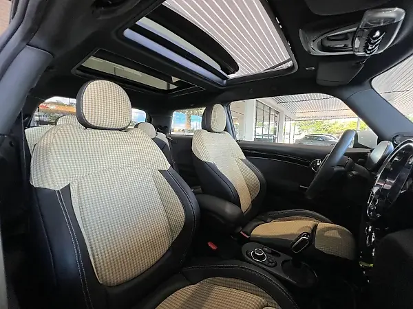 Mini Cooper SE - Imagem 12