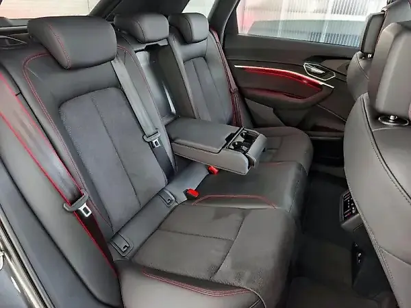 Audi Q8 E-tron - Imagem 18