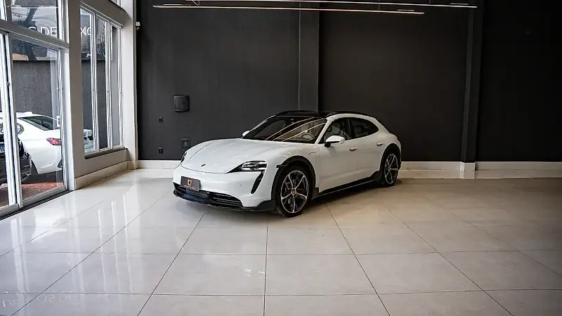 Porsche Taycan - Imagem 1