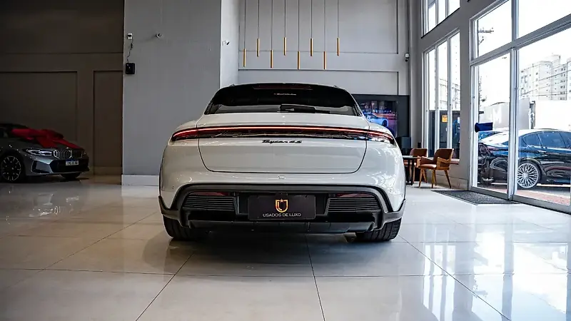 Porsche Taycan - Imagem 7