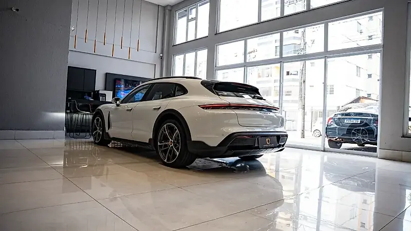 Porsche Taycan - Imagem 8