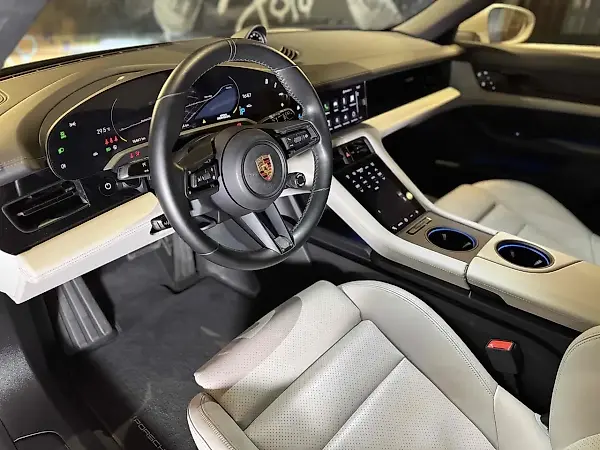 Porsche Taycan - Imagem 9