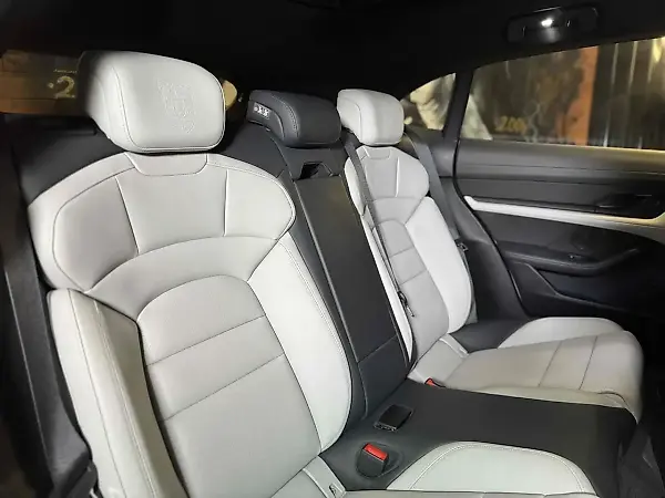 Porsche Taycan - Imagem 14