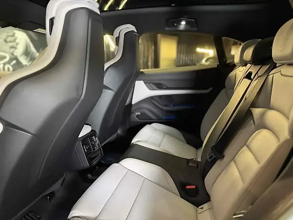 Porsche Taycan - Imagem 15
